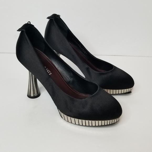 Chanel satin Heels*Missing Ankle Strap* - Picture 4 of 12